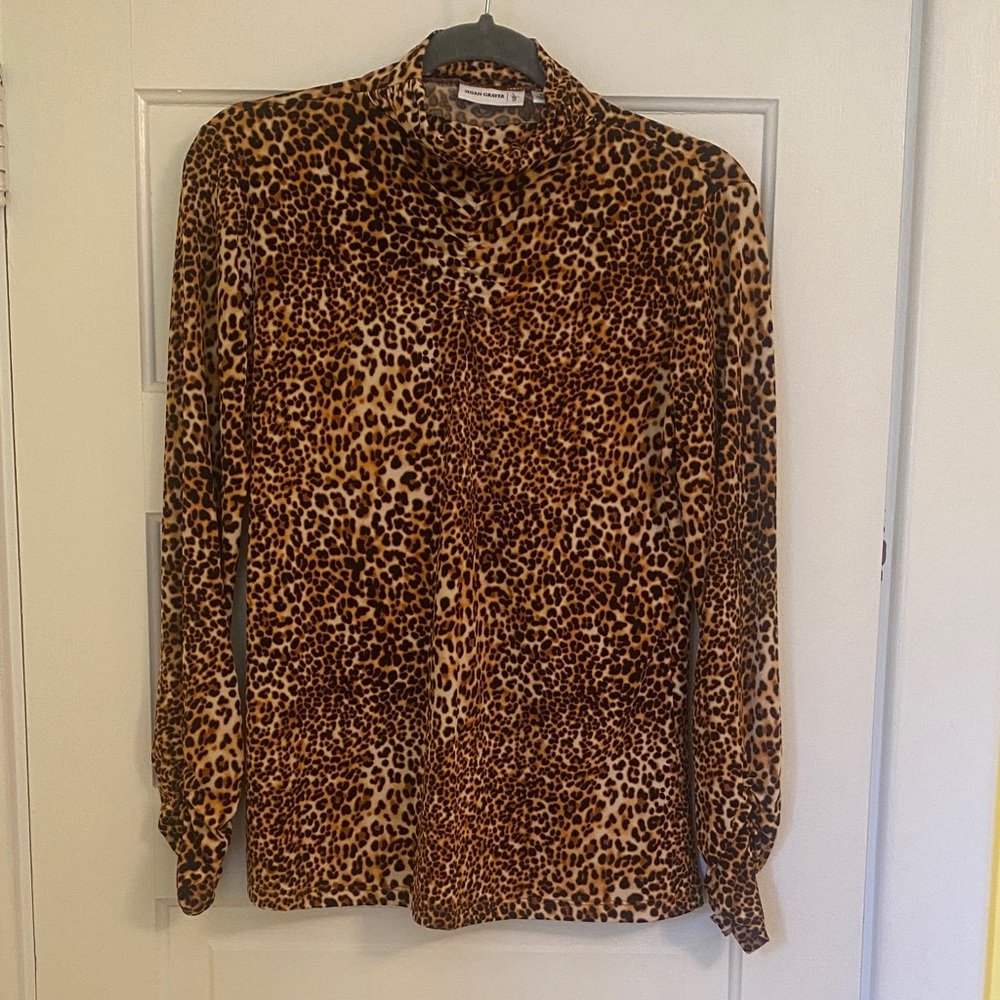 Susan Graver Liquid Knit Brown Leopard Print Blouse